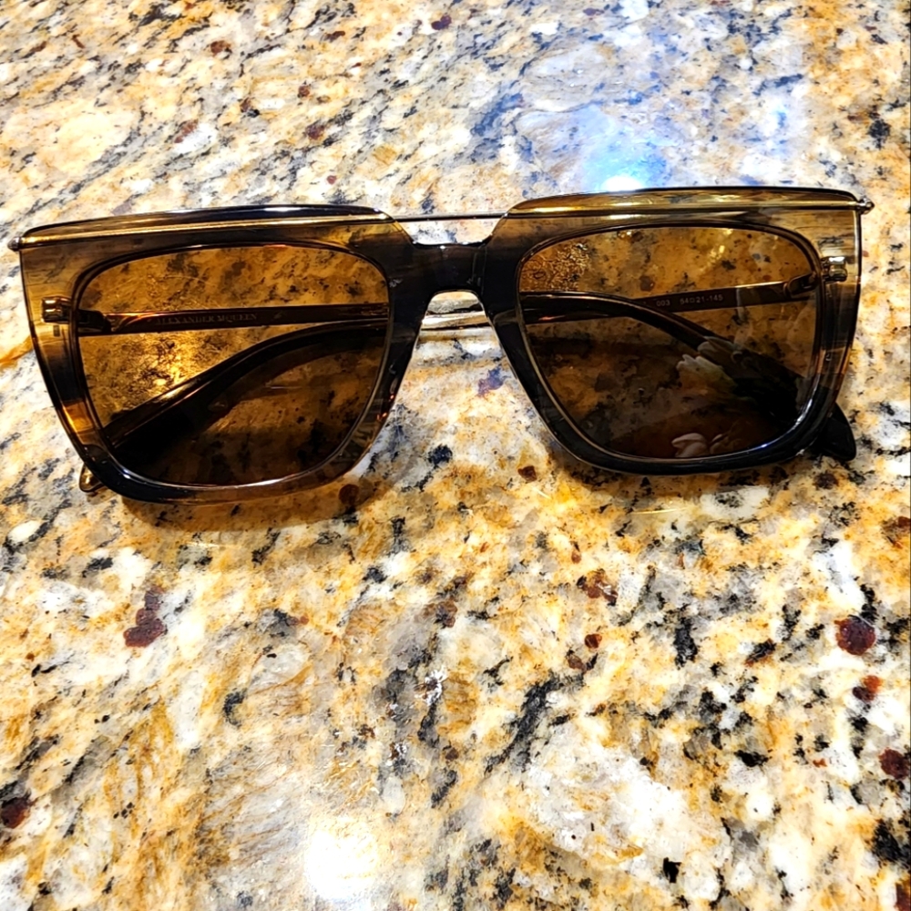 Beautiful pair of Alexander McQueen sunglasses
